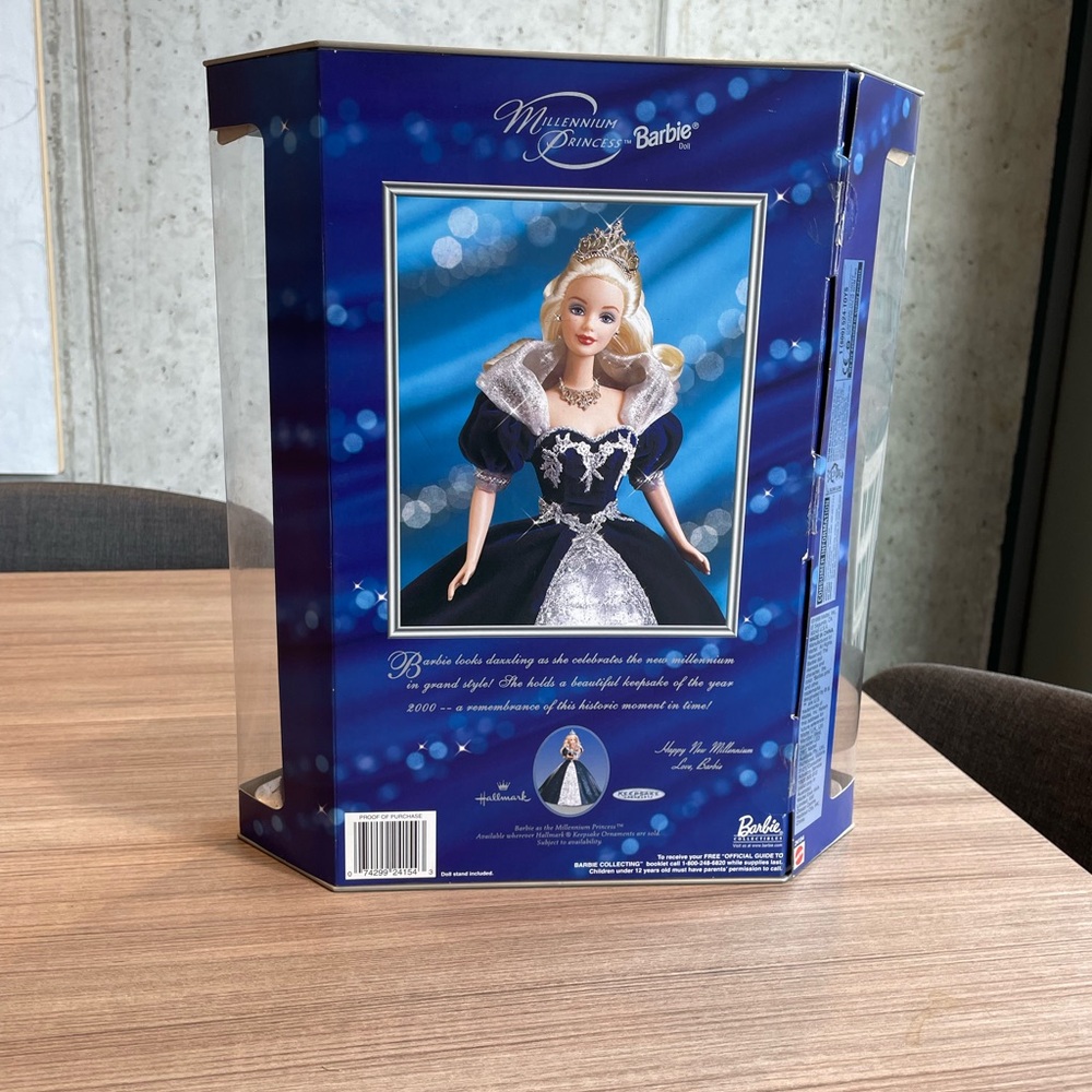 Barbie Millennium Princess in Blue and Silver Gown - Picture 3 of 4